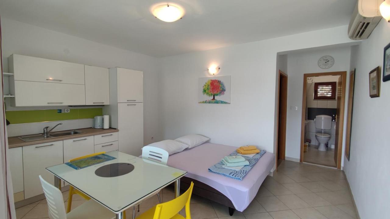 Rogoznica Seafront Apartment - Kalebova Luka Bagian luar foto