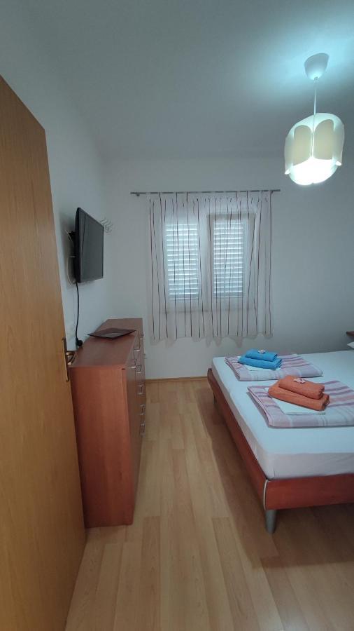 Rogoznica Seafront Apartment - Kalebova Luka Bagian luar foto