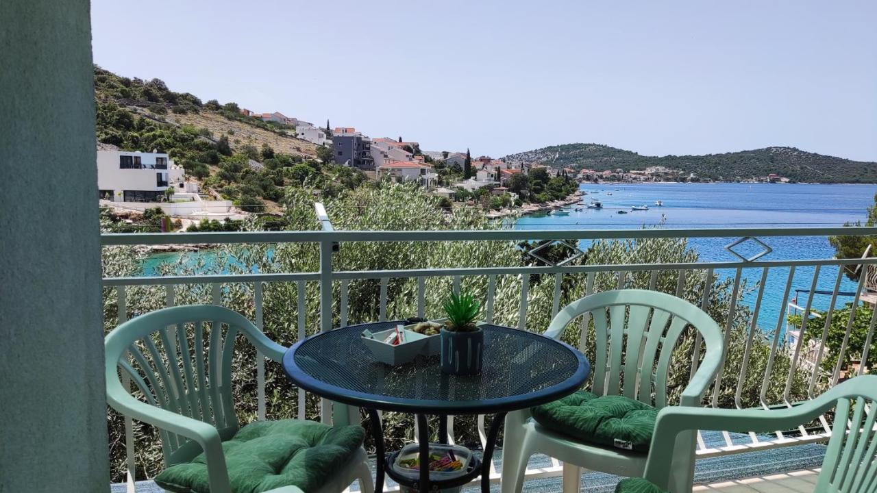 Rogoznica Seafront Apartment - Kalebova Luka Bagian luar foto