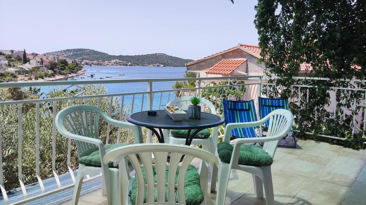 Rogoznica Seafront Apartment - Kalebova Luka Bagian luar foto