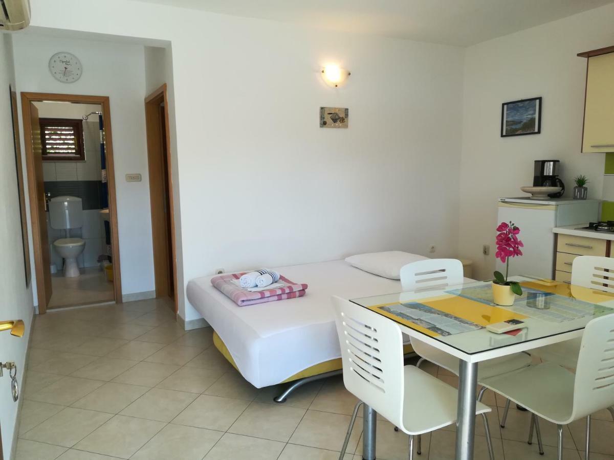 Rogoznica Seafront Apartment - Kalebova Luka Bagian luar foto